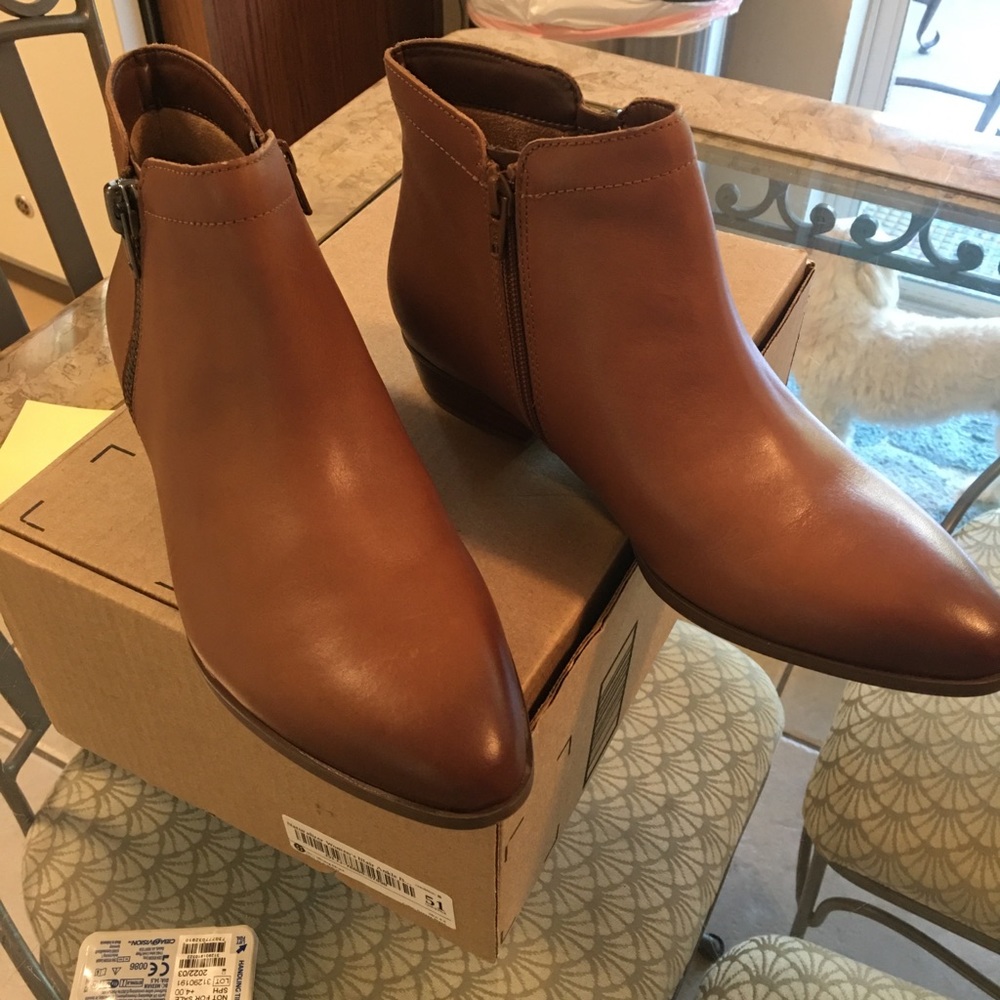 Naturalizer size 8 tan leather shoe boots